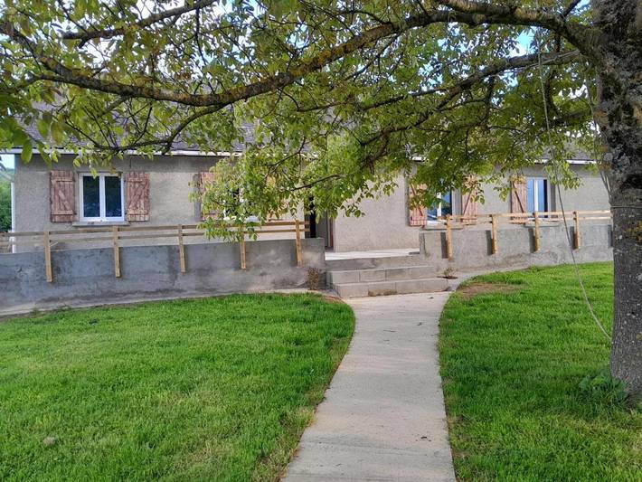 Location de vacances pour 6 personnes, avec vue et jardin à Gerde (homonymie) - 2