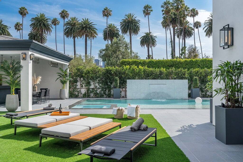 Villa for 16 Guests in Beverly Hills, Los Angeles County