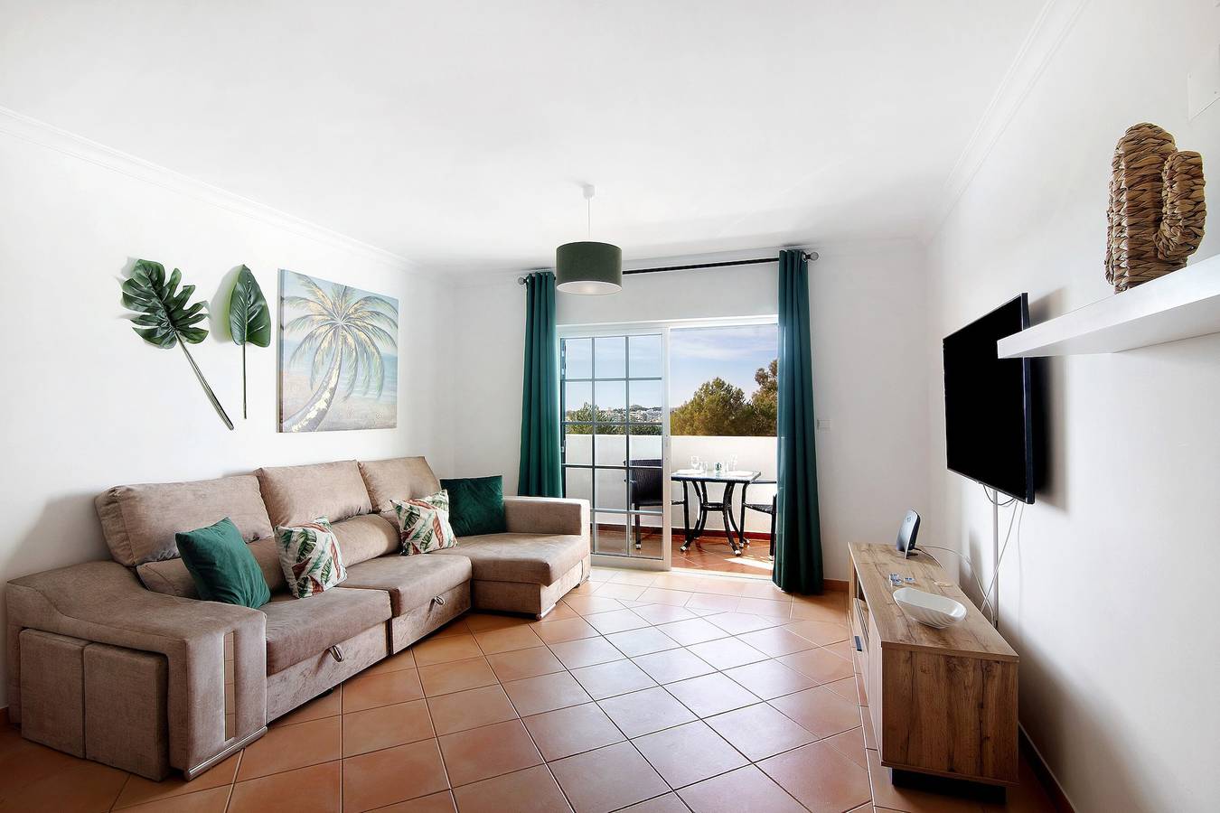 Apartamento inteiro, Apartamento 'Apartamento Mar A Vista' com vista para o mar, Wi-Fi e ar condicionado in Praia da Rocha, Portimão