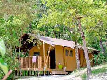 Camping für 4 Personen in Mayres-Savel, Französische Alpen, Bild 1