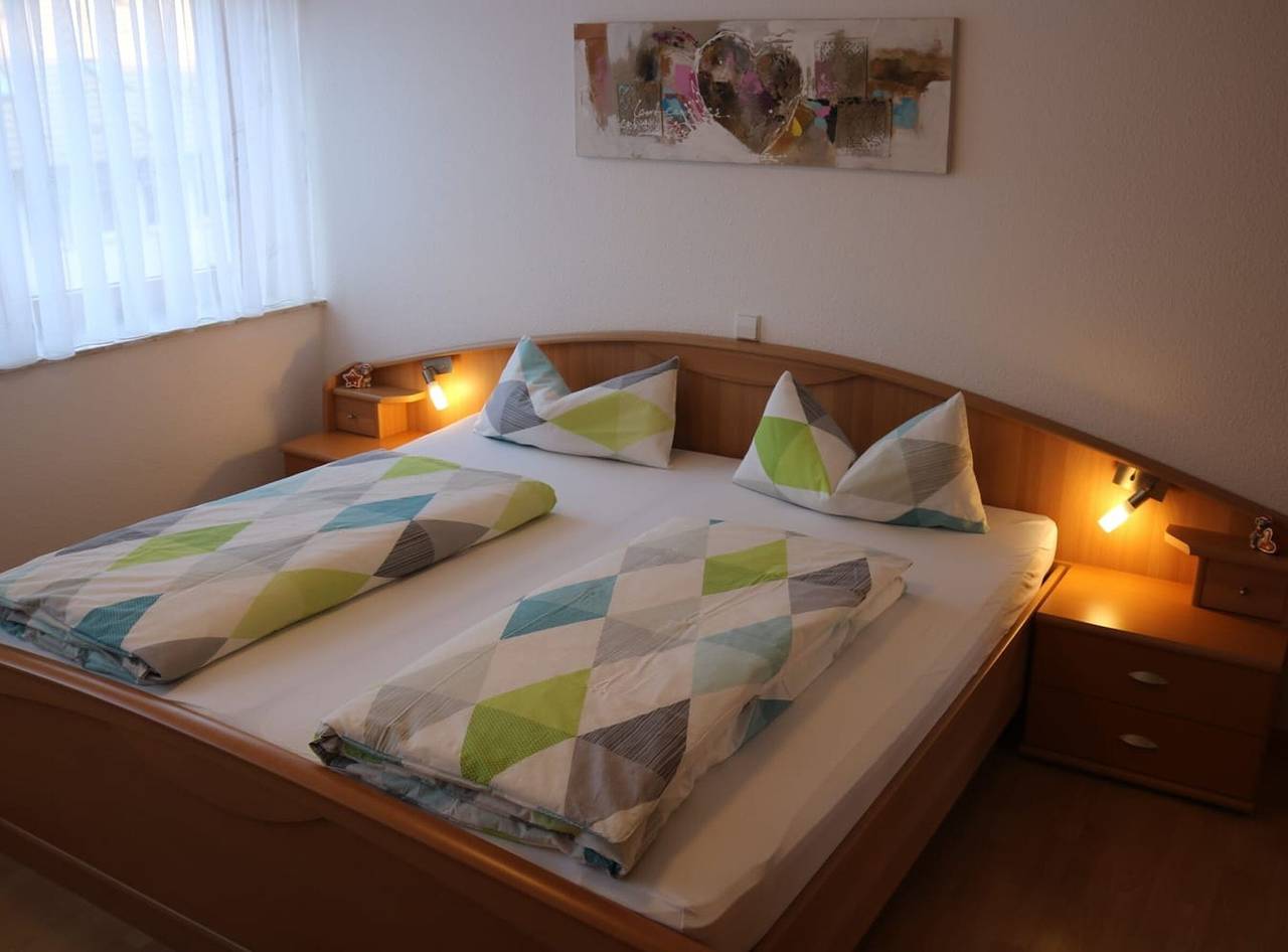Ganze Wohnung, Ferienwohnung '45qm' mit Bergblick, Gemeinschaftsgarten und Wi-Fi in Schonach, Südschwarzwald