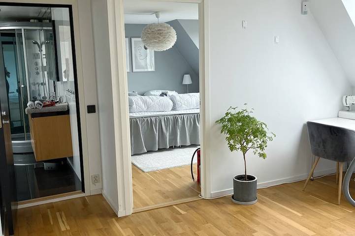 Bright house near beach & center + free parking in Väster, Malmö