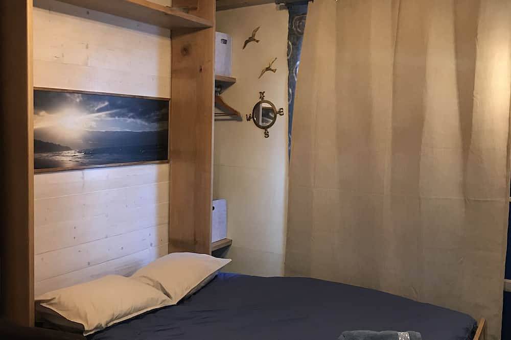 Entire apartment, La Cabine des Capucins - A marine interlude in the heart of town in Honfleur, Lisieux region