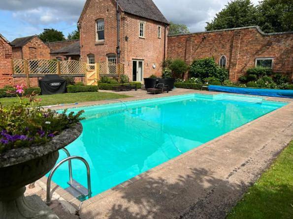 Holiday home for 4 people, with garden and view as well as pool - 1