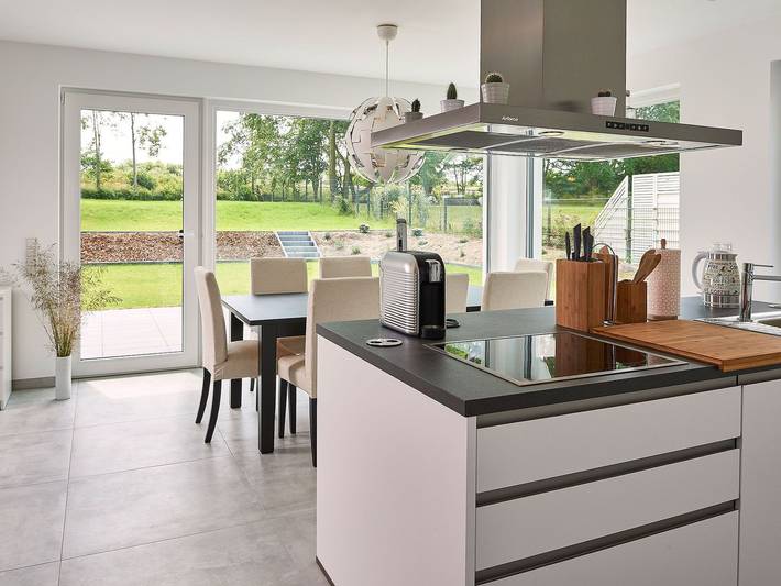 Ferienhaus für 10 Personen, mit Balkon und Garten, kinderfreundlich in Lobbe - 2