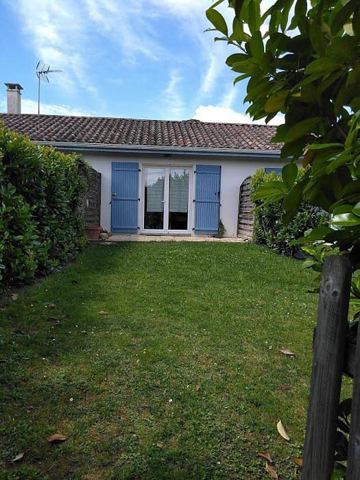 Gîte pour 2 personnes, avec jardin et terrasse à Escos