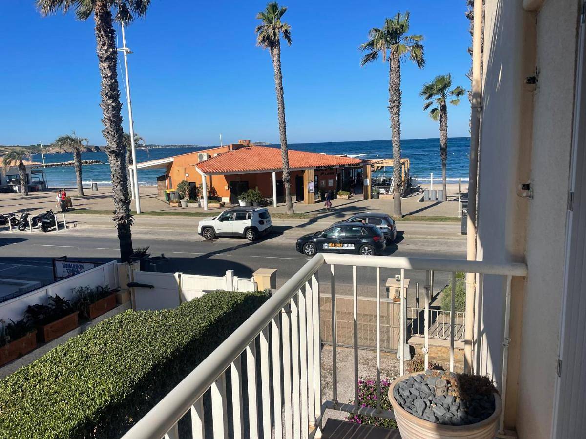 Appartement entier, Apartment with Sea View in Six-Fours-les-Plages, Côte méditerranéenne (France)