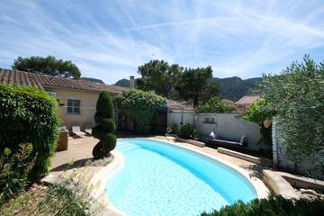 Cottage pour 6 personnes, avec jardin à Maubec