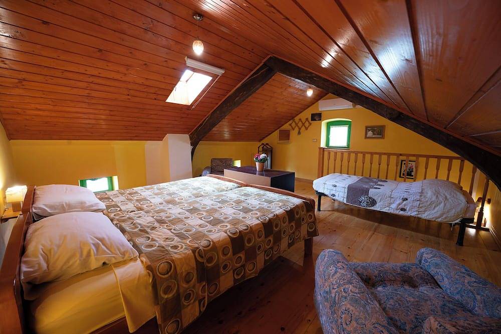 Steinhaus in der Landschaft Peresiji, Binnenland von Istrien in Svetvinčenat, Zentralistrien