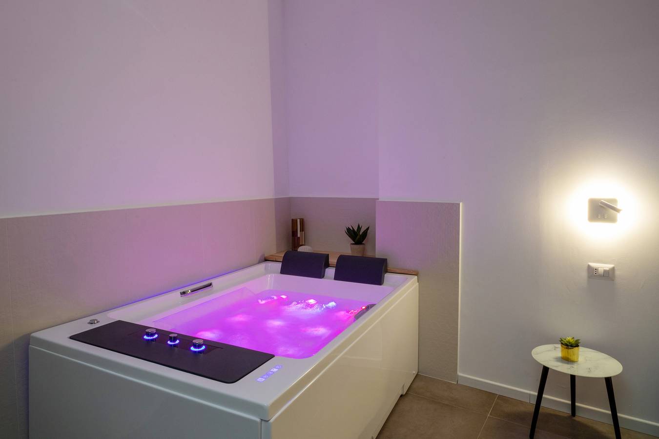 Ganze Wohnung, Ferienwohnung 'Taormina Center Suite' mit Wlan und Klimaanlage in Taormina, Messina Provinz