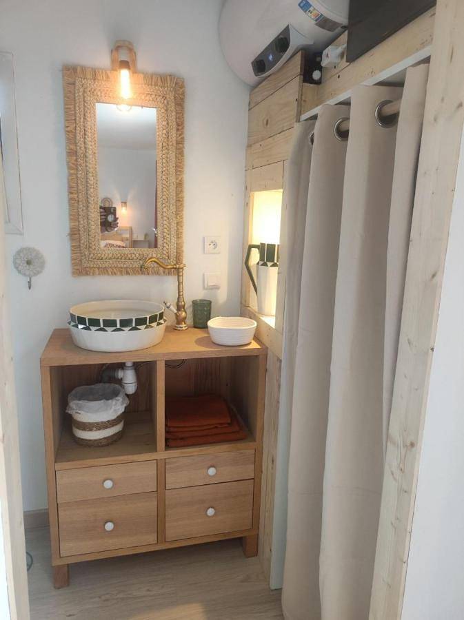 Location de vacances pour 2 personnes, avec terrasse à Saint-Frégant - 4