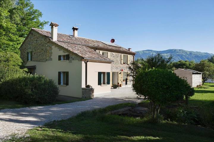 Location de vacances pour 3 personnes, avec jardin et vue à Pederobba - 4