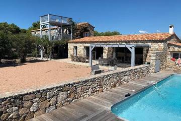 Cottage pour 10 personnes, avec jardin et balcon dans Golf de Spérone
