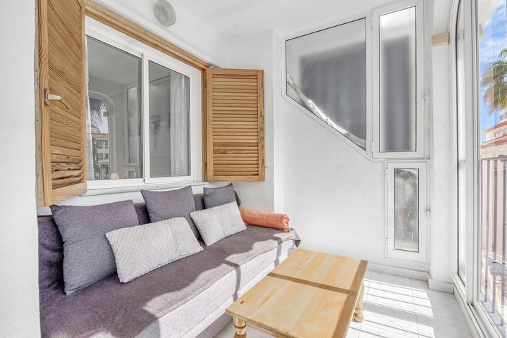 Geheel appartement, Appartement 'Playa La Mata' met Gedeeld Zwembad, Wi-Fi en Airconditioning in Torrevieja, Costa Blanca