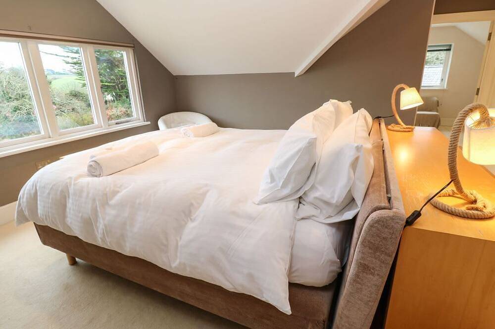 Penarvon House, Helford in Helford, Cornwall