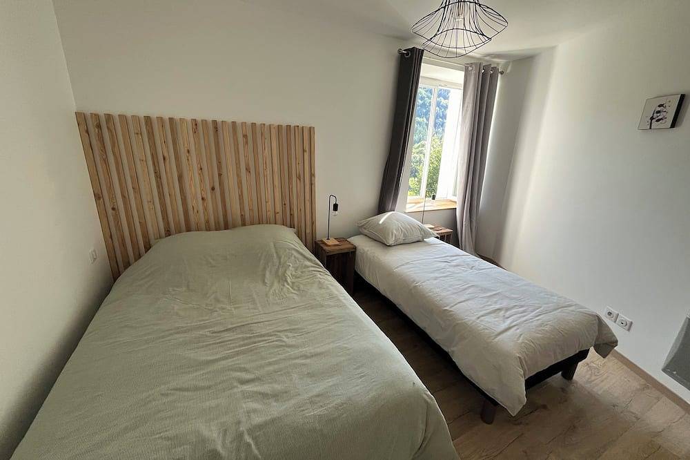 Geheel appartement, 5-person chalet-style loft with garden in Saint-Maurice-sur-Moselle, Épinal en omgeving