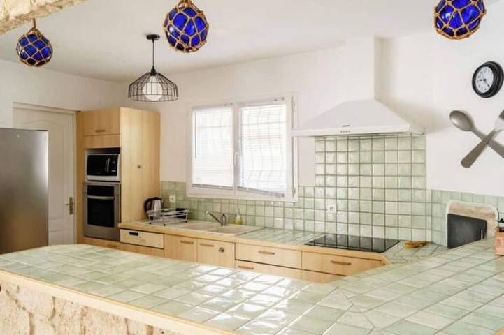 Villa pour 6 personnes, avec piscine ainsi que terrasse et jardin, animaux acceptés