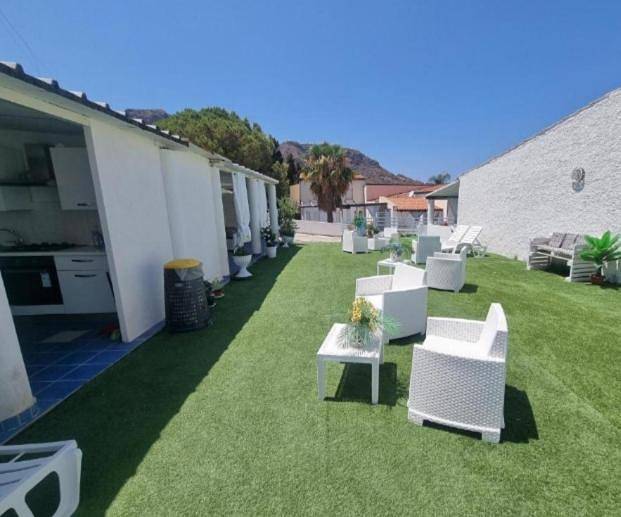 Maison d’hôte pour 5 personnes, avec jardin ainsi que terrasse et vue, animaux acceptés dans Vulcano - 3