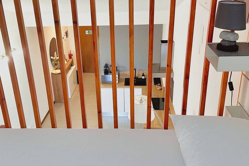 Cozy Apartment in Rome Infernetto, a few minutes from the sea and Eur. in Infernetto, Rome