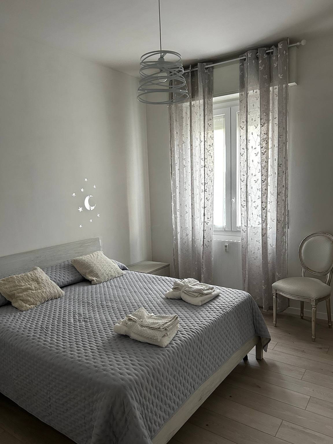 Appartement entier, Appartement « Guest House Nuvola » avec jardin commun, Wi-Fi et climatisation in Lucino, Montano Lucino