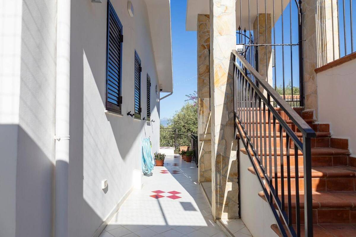 Appartamento intero, Two-Bedroom Apartment in Trabia, Provincia di Palermo