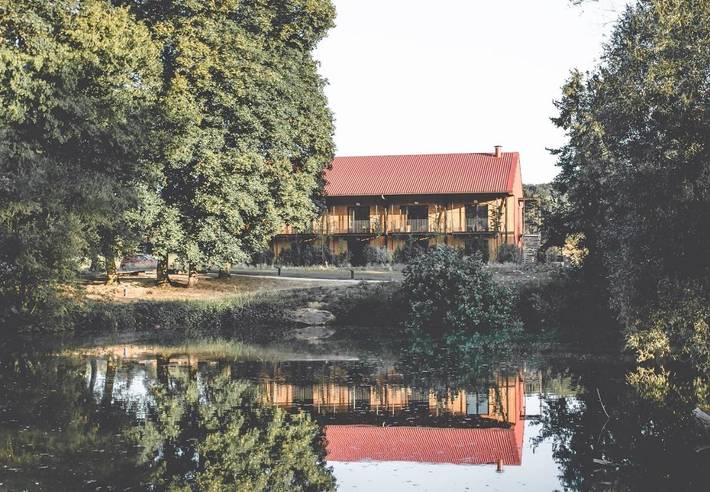 Hôtel pour 3 personnes, avec jacuzzi ainsi que sauna et jardin