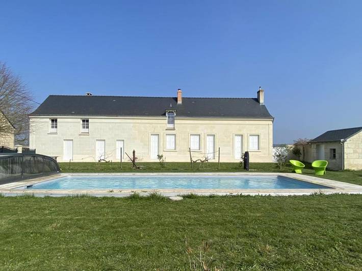 Location de vacances pour 9 personnes, avec terrasse ainsi que piscine et jardin à La Chapelle-sur-Loire - 3