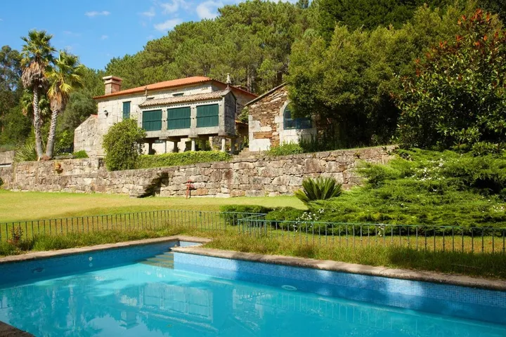 Chalet para 10 personas, con vistas además de jardín y piscina - 1