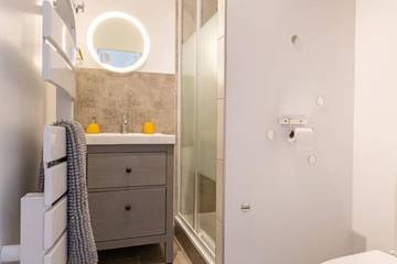 Gîte pour 2 Personnes dans Aix-les-Bains, Région de Chambéry, Photo 2