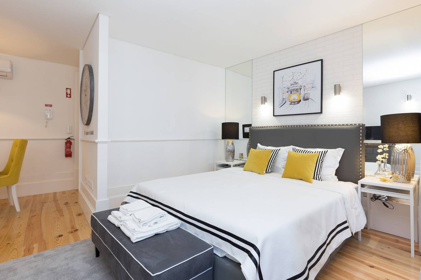 Entire studio, Loureiro Villas - B in Sé (Porto), Porto