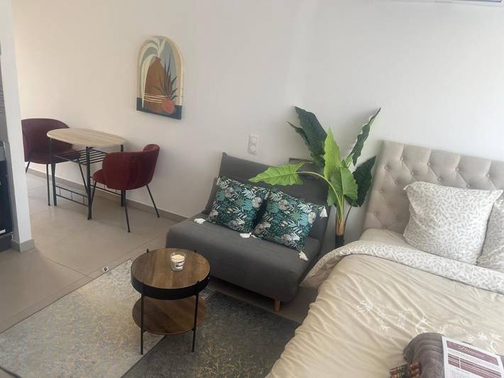 Gîte pour 3 personnes, avec Terrasse à Saussan