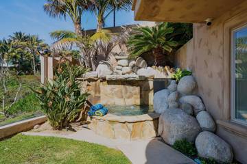 Vacation Rental for 14 Guests in San Diego, San Diego County, Picture 1