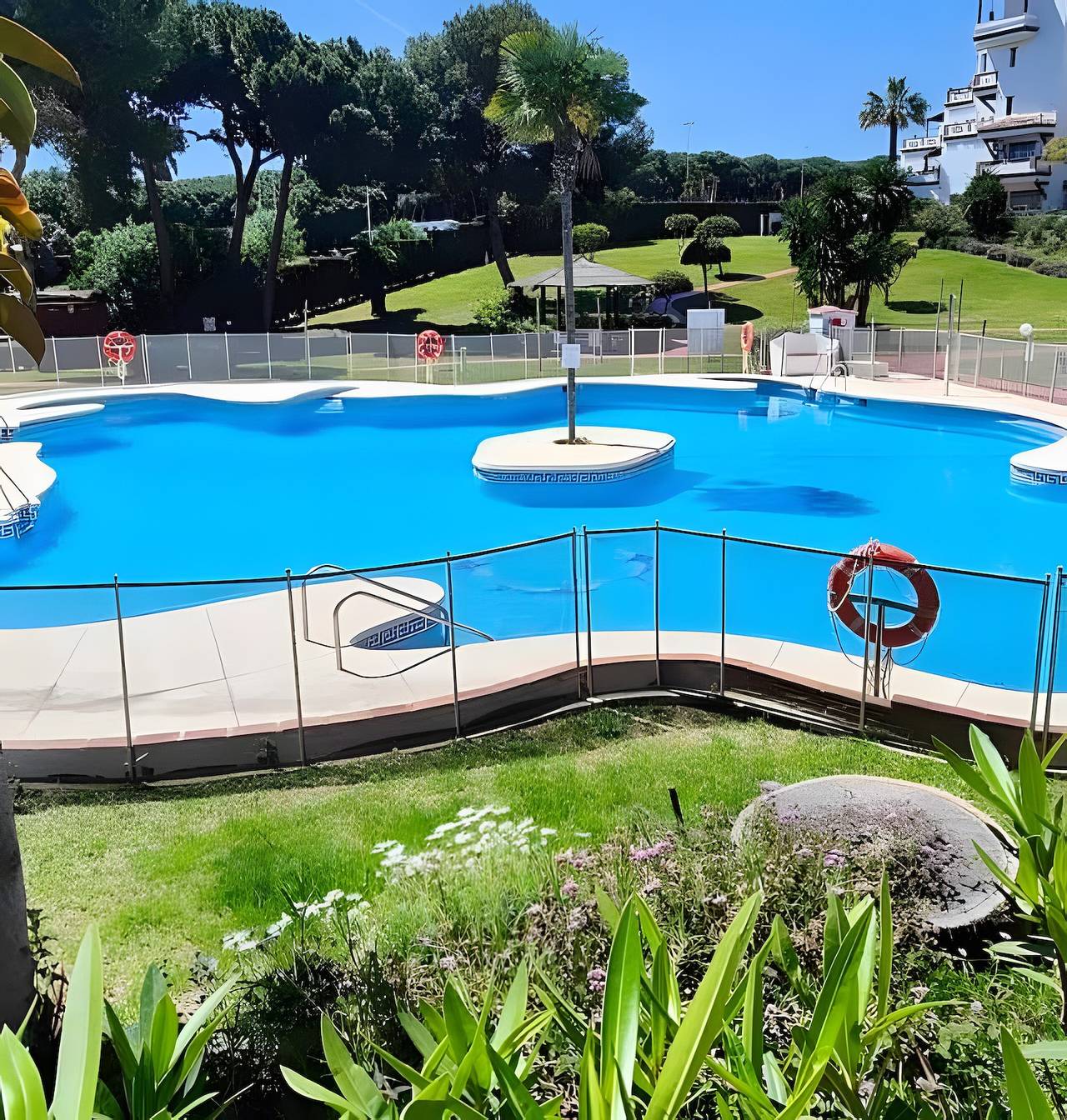 Apartamento entero, Apartamento «Sunny Calahonda Park» con piscina, terraza y Wi-Fi in Sitio de Calahonda, Mijas