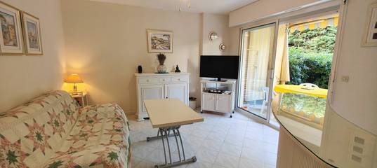 Gîte pour 4 personnes, avec jardin et terrasse, adapté aux familles dans Plage du Port Fréjus