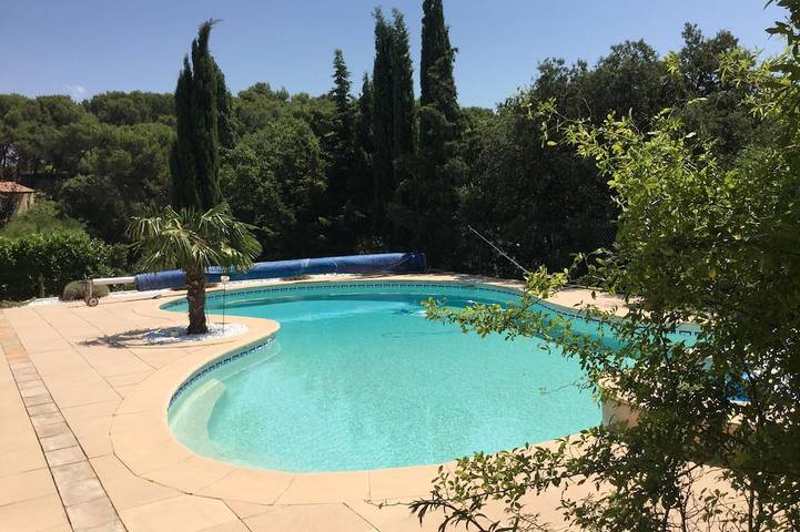 Location de vacances pour 2 personnes, avec terrasse à Aurons
