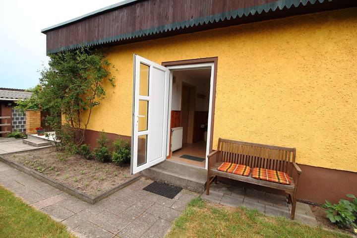 Ferienhaus für 2 Personen, mit Terrasse und Garten in Sassnitz