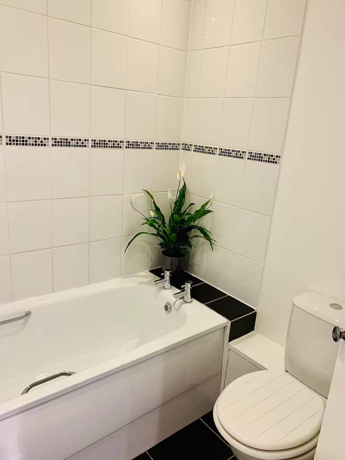 Comfortable 3Br Stay w/ Parking | Taunton in Taunton, Somerset