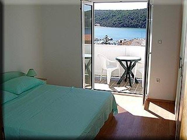 Ferienwohnung für 4 Personen, mit Terrasse auf Rab
