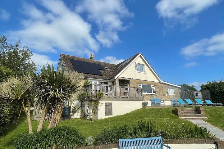 Holiday rental for 10 people, with garden on the Isle of Wight