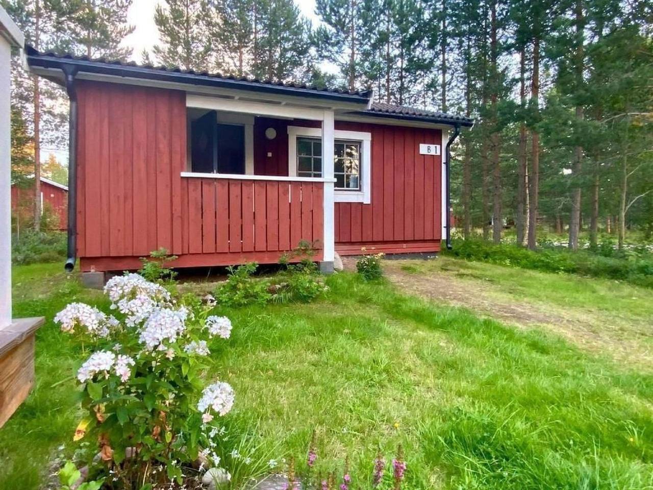 Hus för 3 Personer med trädgård in Siljan