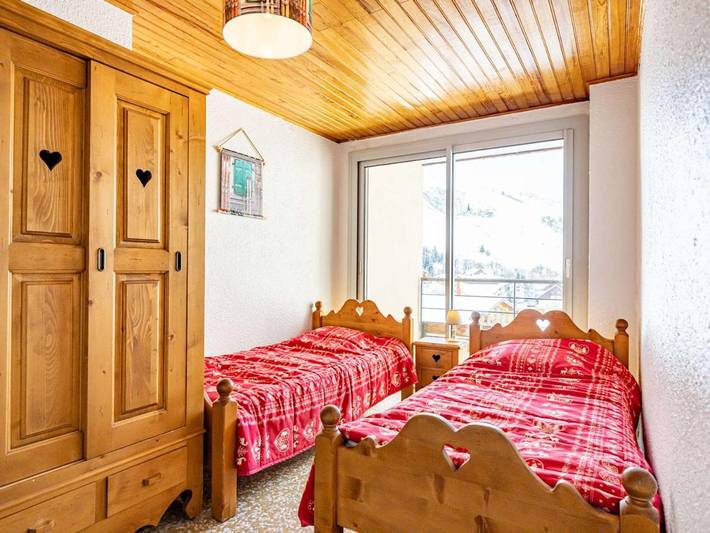 Gîte pour 8 personnes, avec balcon dans Office De Tourisme De Saint Francois Longchamp - 2