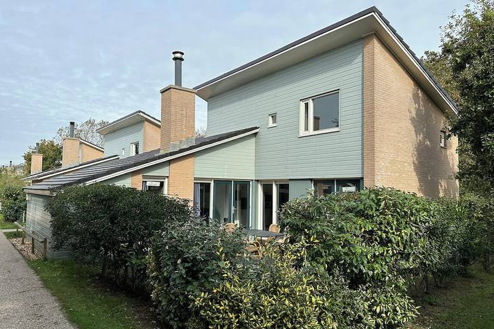Villa für 6 Personen, mit Whirlpool und Terrasse sowie Garten und Pool