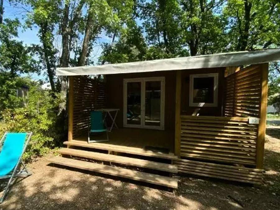 Camping Domaine des Chênes Blancs Pausado - Mobilhome 2 personnes - Premium 2 Pièces 2 Personnes Climatisé + Tv in Saint-Saturnin-lès-Apt, Parc naturel régional du Luberon