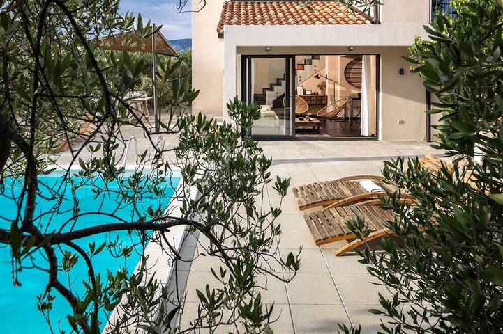 Villa pour 4 personnes, avec jardin et balcon à Stari Grad