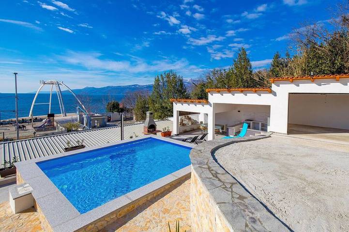 Feriehus for 4 personer, med jacuzzi - 1