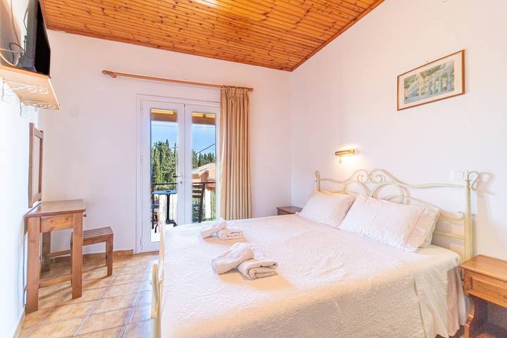 Entire apartment, Korina Studios with Sea View, A/C & Wi-Fi in Paleokastritsa, Corfu