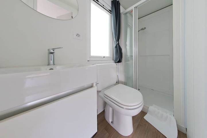 Modern mobile home close to beach Marina, 2 bedrooms 1,5 bathrooms, cosy terrace in Punta Marina, Ravenna Provinz