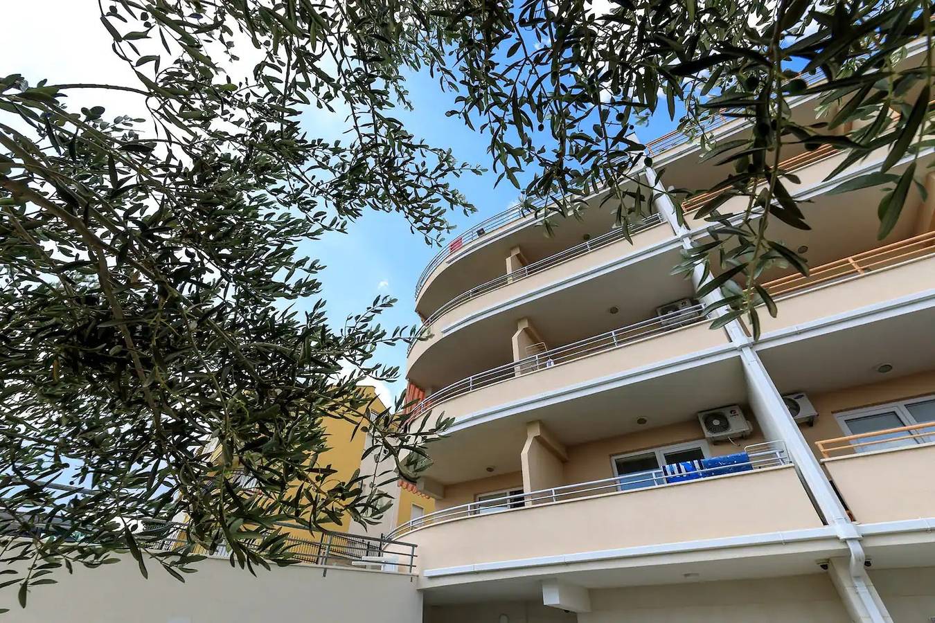 Ganze Wohnung, Studio Appartement mit Terrasse und Meerblick Brela, Makarska As-19998-a in Brela, Makarska Riviera