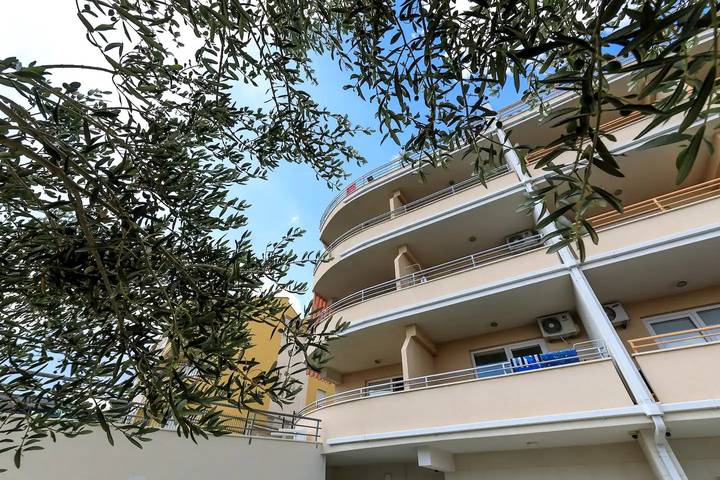 Ferienwohnung für 4 Personen, mit Pool und Balkon/Terrasse in Brela - 4