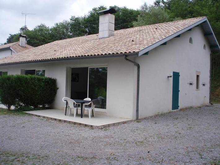 Gîte pour 6 personnes, avec Terrasse et Jardin ainsi que Piscine et Vue à Orist